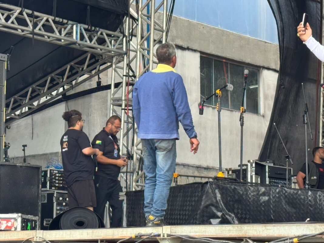 expoacre:-equipe-do-raca-negra-chega-a-arena-jurua-para-passagem-de-som