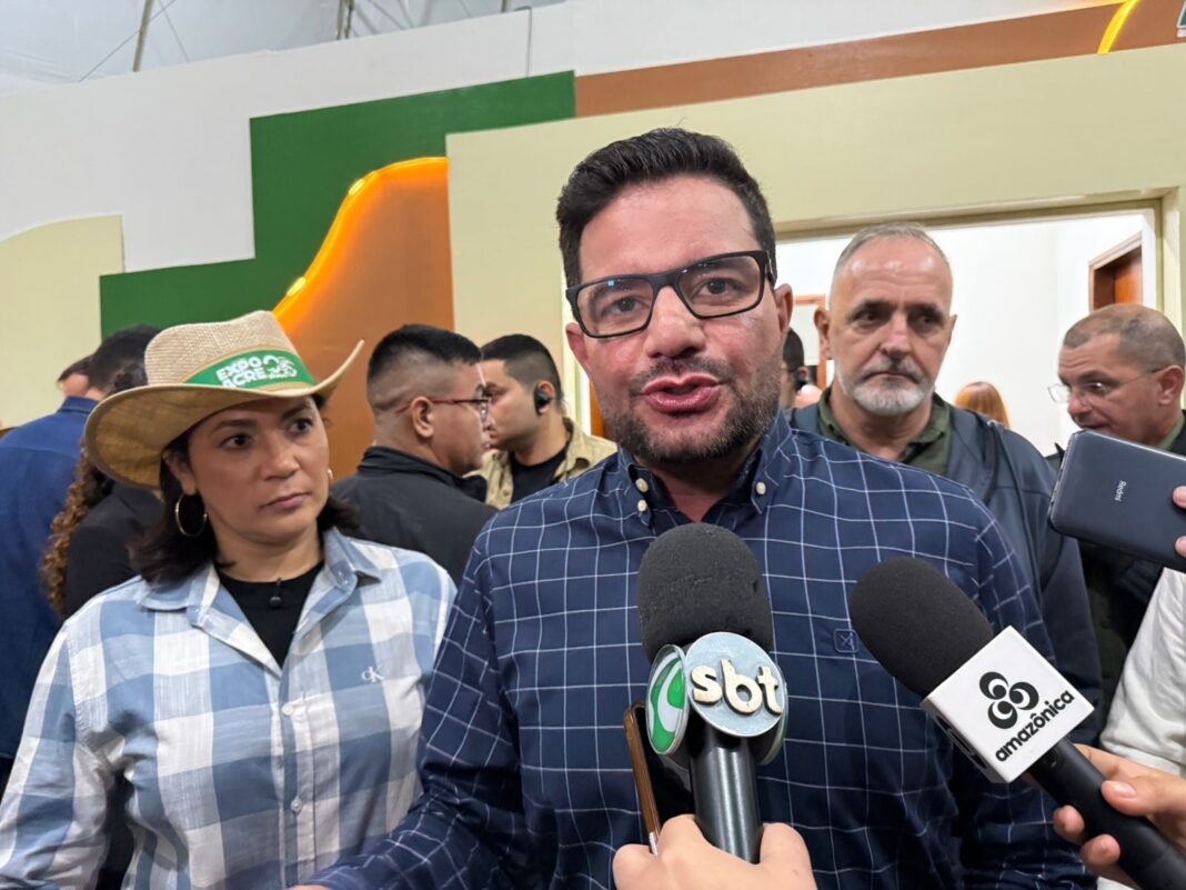 gladson-rebate-criticas-a-expoacre-jurua-e-diz-que-todo-investimento-se-reverte-em-oportunidade-para-os-cruzeirenses