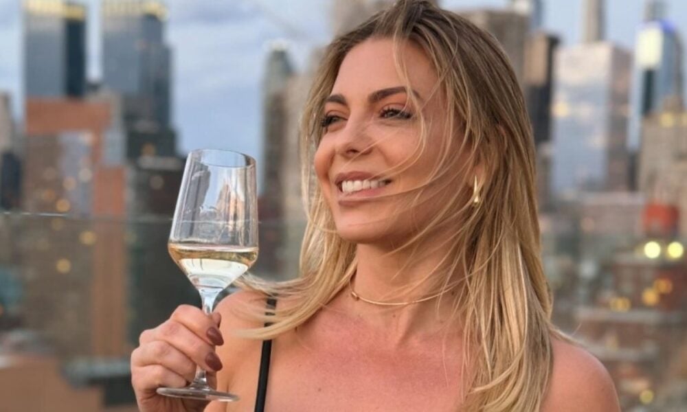 sheila-mello-abre-o-jogo-sobre-relacao-com-jacare-na-era-e-o-tchan