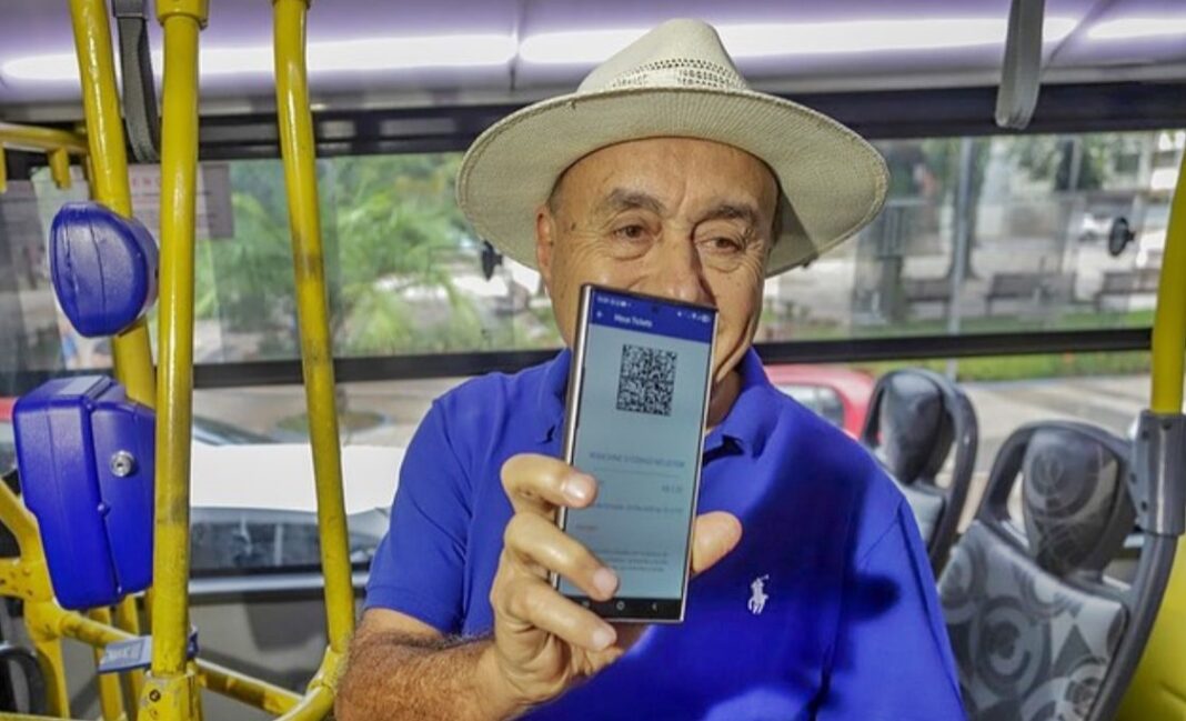 bocalom-sanciona-lei-que-permite-pagamento-de-passagem-de-onibus-com-pix
