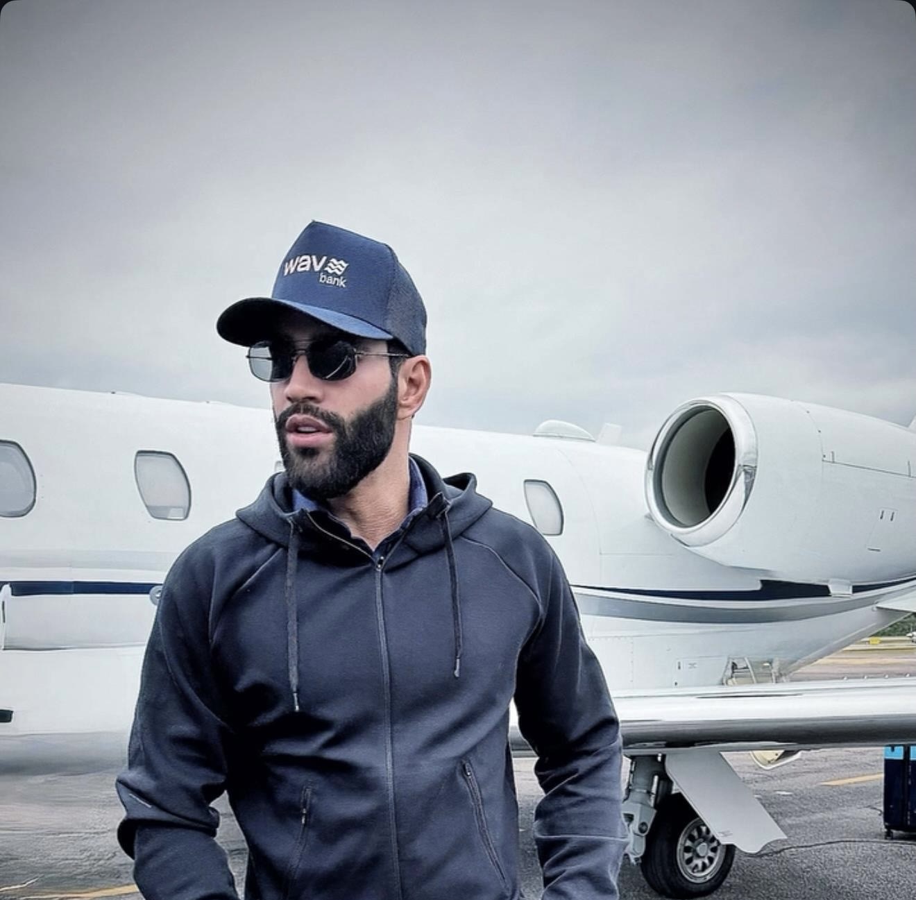 Gusttavo Lima abre Expoacre 2025 sob aplausos e movimenta economia local