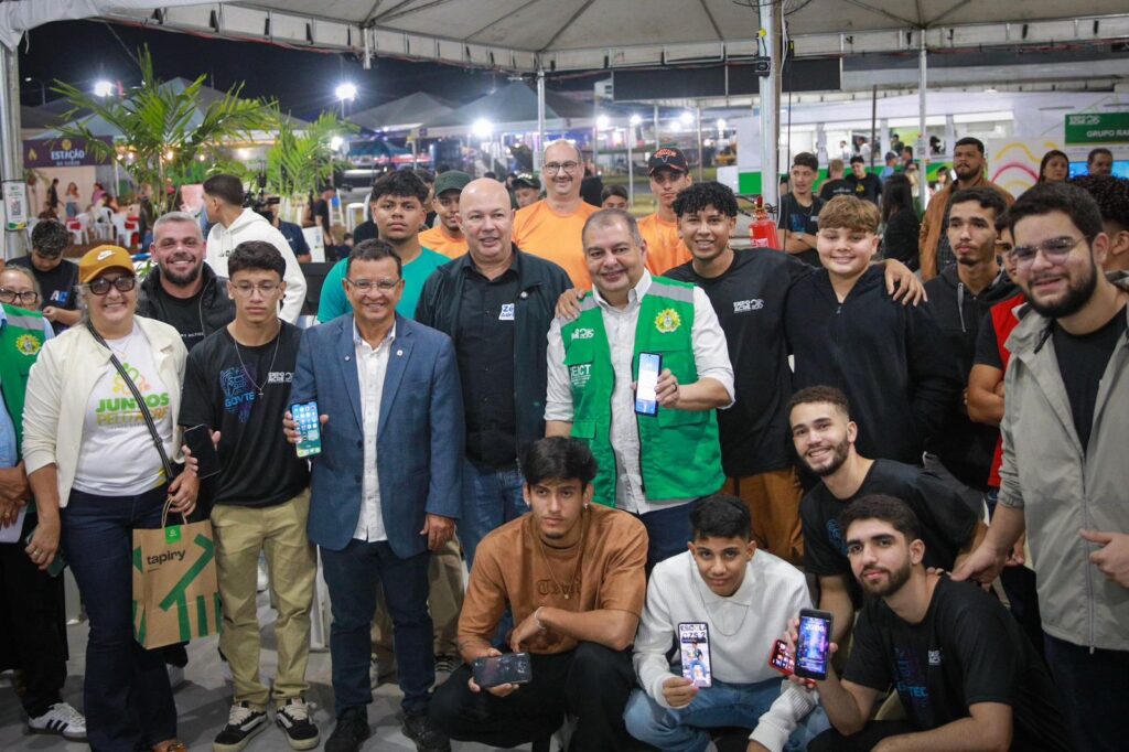 ze-adriano-participa-da-abertura-do-espaco-industria-e-do-campeonato-arena-gamer-na-expoacre-jurua