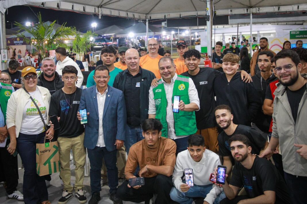 ze-adriano-participa-da-abertura-do-espaco-industria-e-do-campeonato-arena-gamer-na-expoacre-jurua