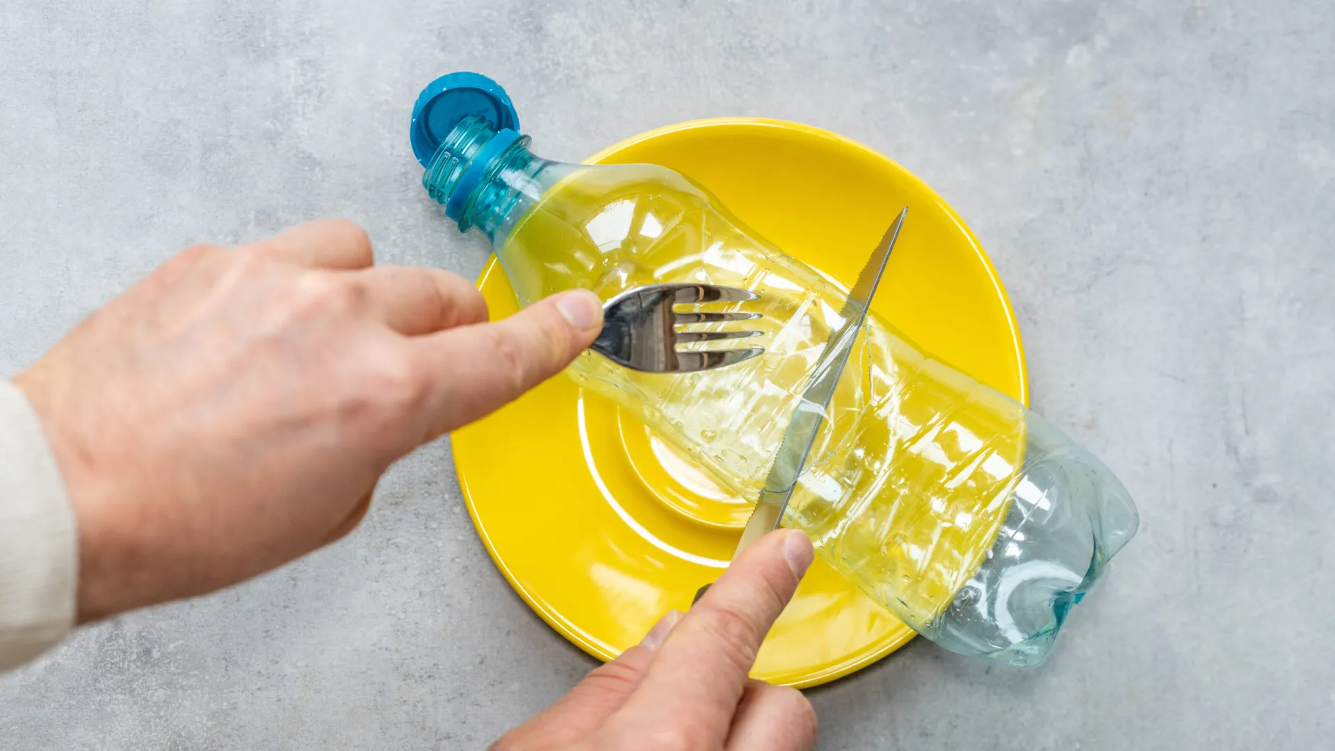 plastico-no-dia-a-dia-contamina-comida-com-micro-e-nanoplasticos;-entenda