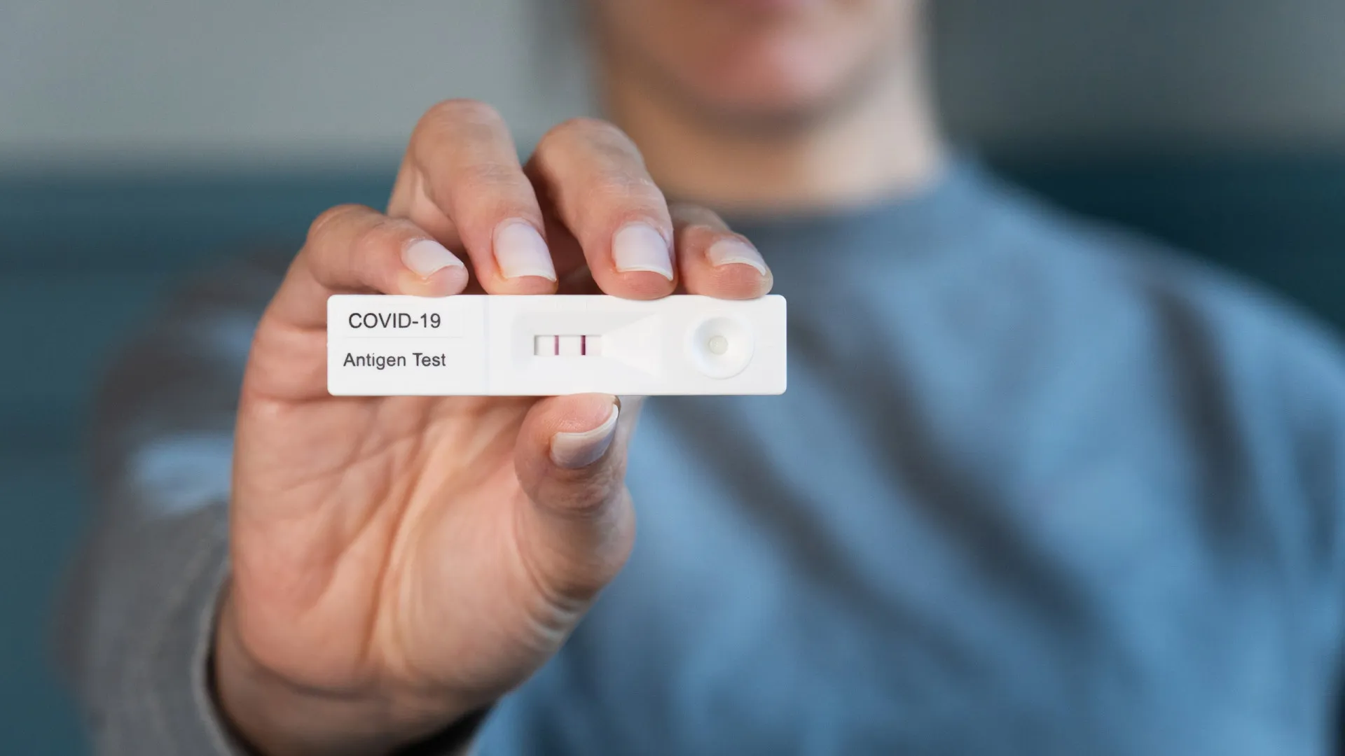 nova-variante-da-covid-avanca-no-reino-unido-e-tem-sintoma-inusitado