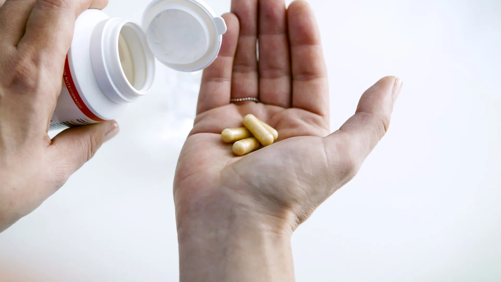 tres-suplementos-que-voce-deve-evitar:-farmaceutica-faz-alerta