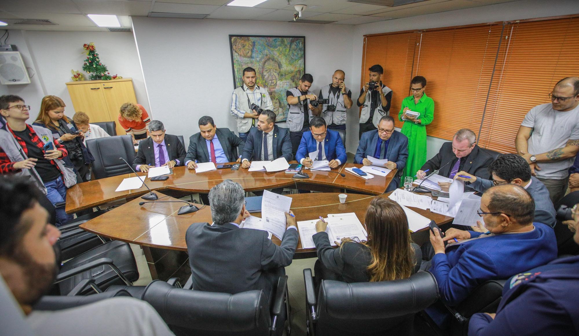 comissoes-da-aleac-intensificam-trabalho-antes-do-recesso-e-aprovam-pacote-de-ajustes-na-previdencia-estadual