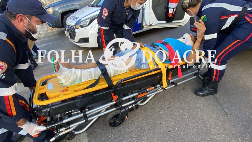 motociclista-tenta-realizar-manobra-arriscada-e-colide-contra-caminhao-em-rio-branco