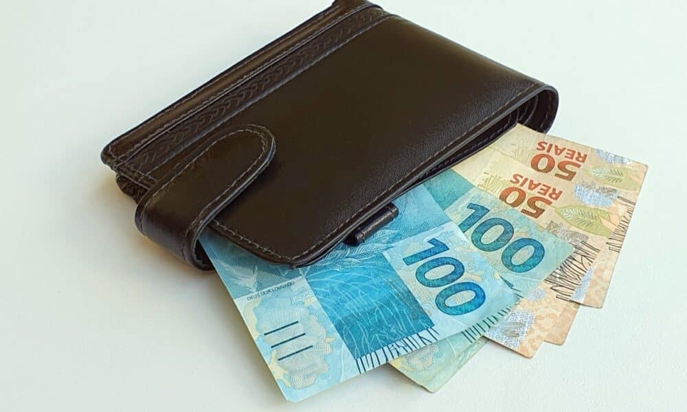 evolucao-do-salario-minimo:-de-r$-64,79-em-1994-a-r$-1.518-em-2025