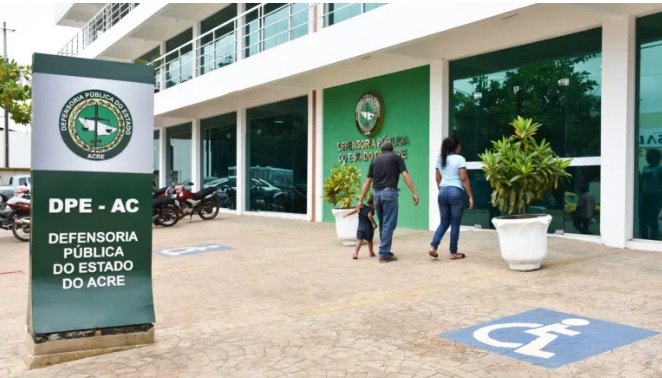 apos-morte-do-marido,-mae-com-tres-filhos-consegue-pensao-com-apoio-da-defensoria-publica