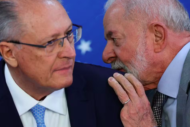 “Quando a diplomacia cochicha e a soberania se cala”