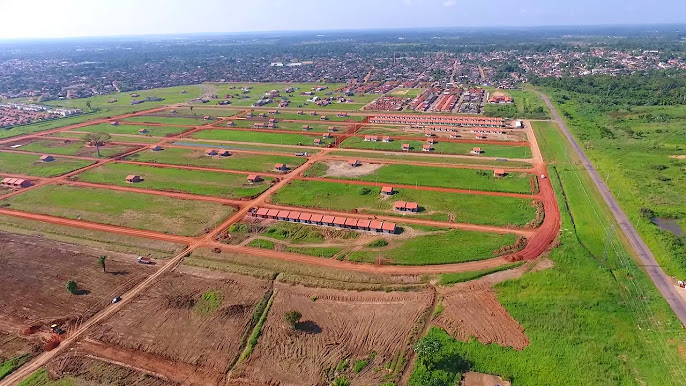 Fogo no Bonsucesso, fumaça no bairro e piada no grupo de zap: a cara da seca em Rio Branco