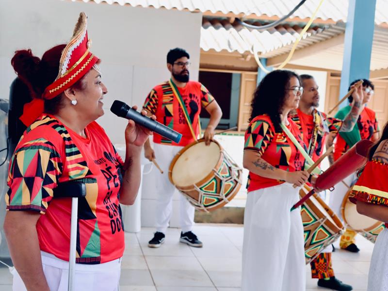 Maracatu é apresentado a estudantes da zona rural de Rio Branco em ação cultural organizado por grupo cultural | Cidade AC News – Notícias do Acre