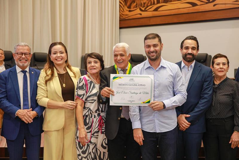 Nicolau homenageia Elson Santiago com Comenda do Mérito Legislativo e exalta legado da família | Cidade AC News – Notícias do Acre