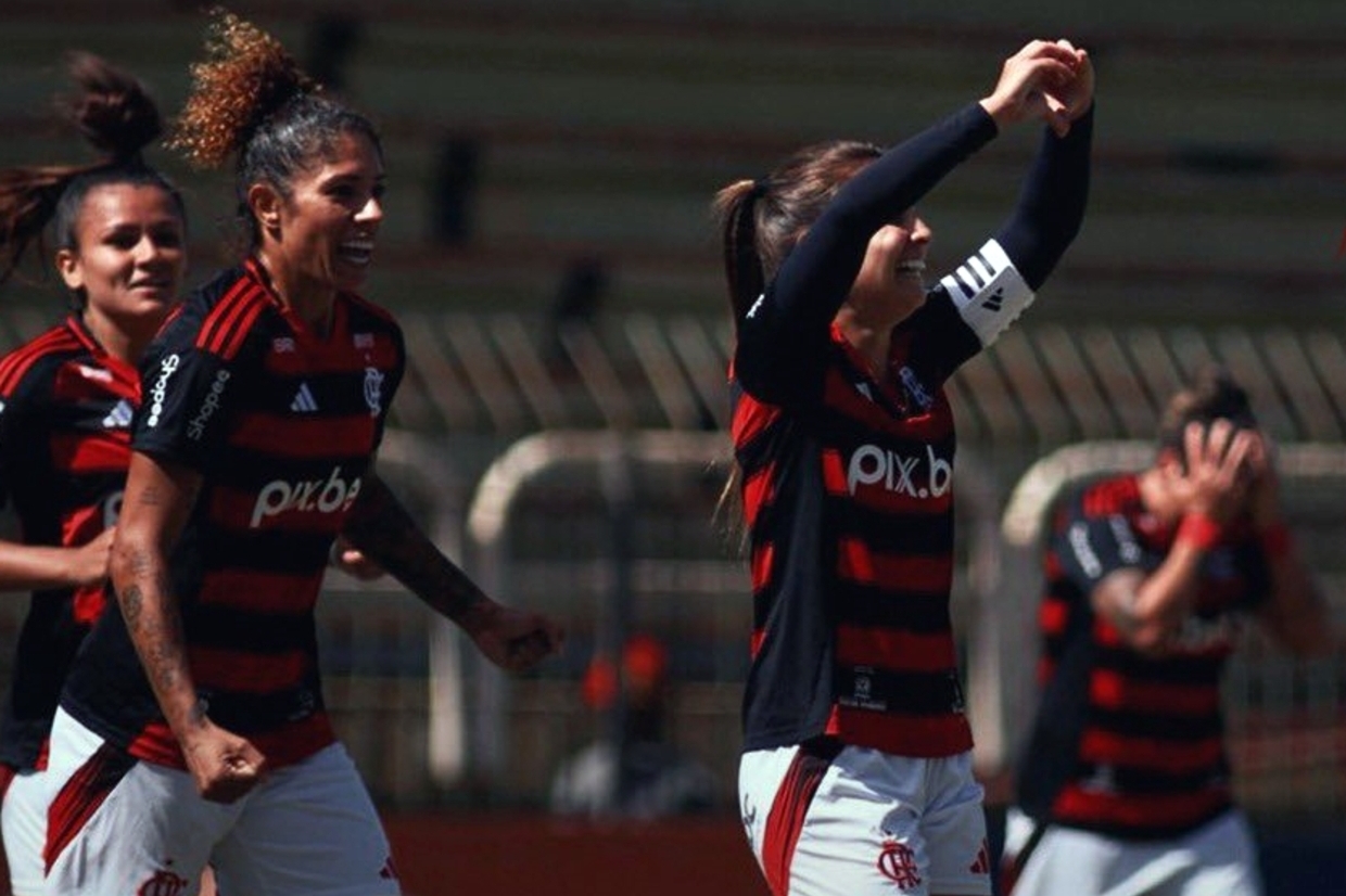 com-brilho-de-djeni,-fla-vence-jogo-animado-contra-o-palmeiras-e-sai-na-frente-nas-quartas