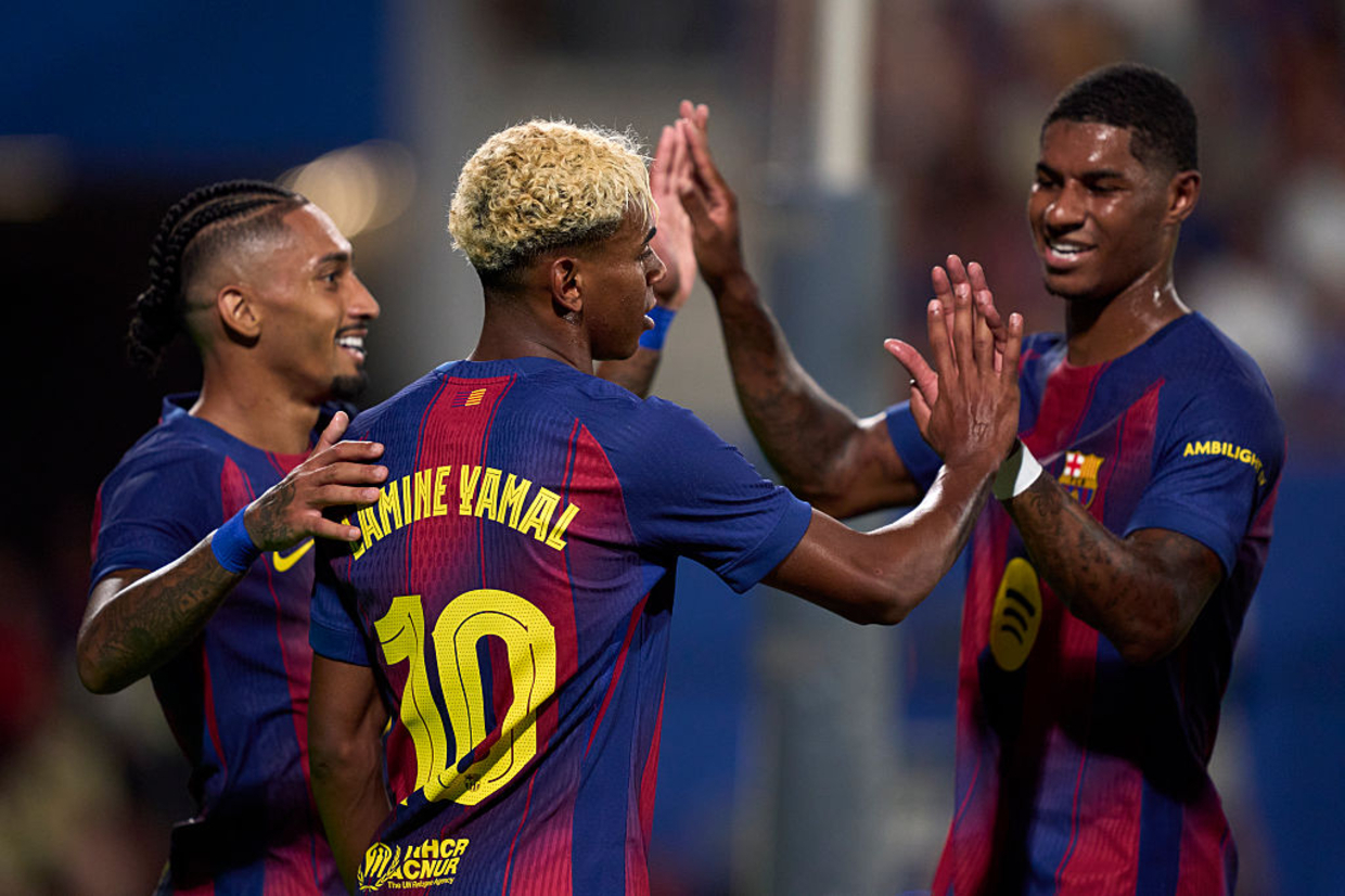 Antes da estreia na temporada, Barcelona atropela o Como 1907 e conquista a Taça Joan Gamper antes-da-estreia-na-temporada,-barcelona-atropela-o-como-1907-e-conquista-a-taca-joan-gamper