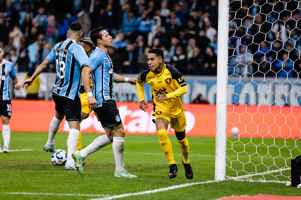 gremio-sofre-com-o-seu-pior-algoz-na-arena-e-vive-jejum-de-sete-anos-contra-o-sport-na-serie-a