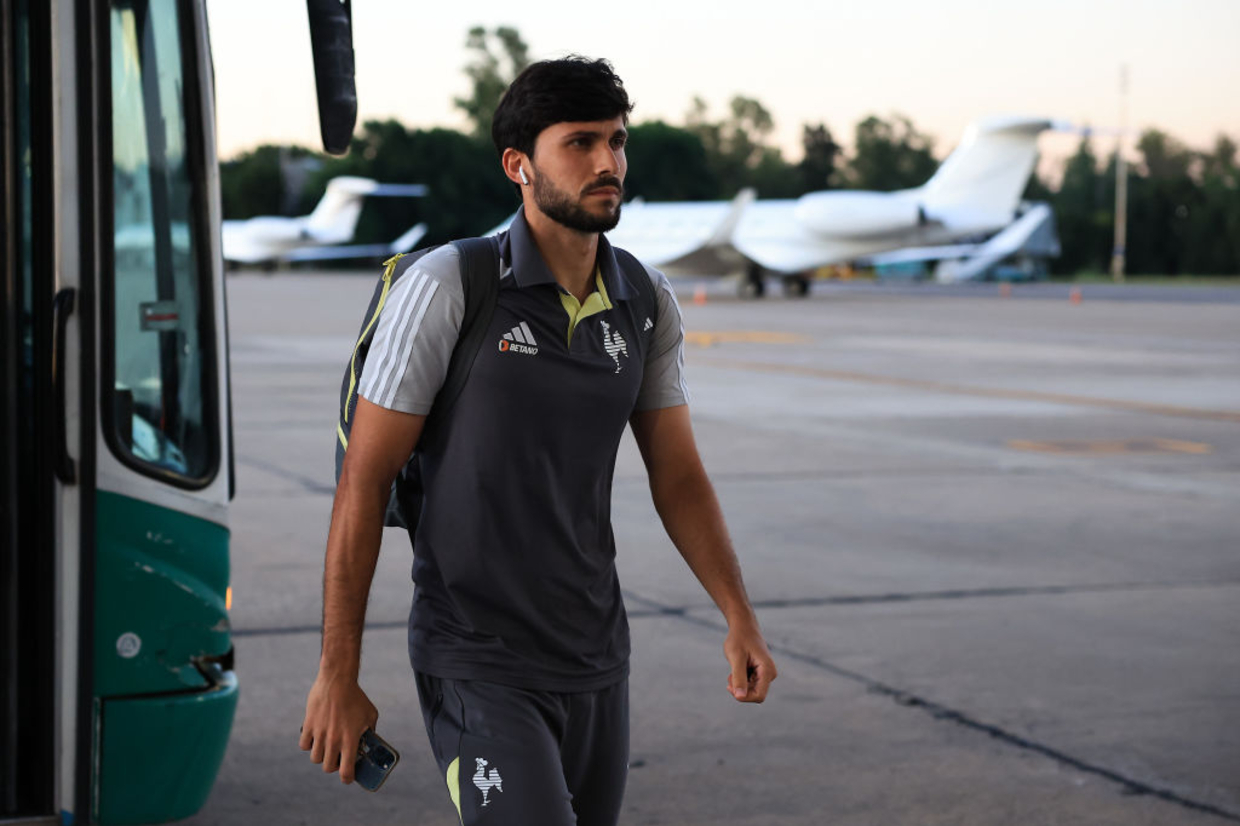 fluminense-supera-concorrencia-de-tricolores-e-fecha-com-igor-rabello