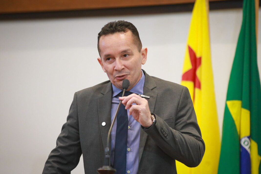 adailton-cruz-pede-subsidio-para-passagens-aereas-e-apresenta-projeto-de-seguranca-em-hospitais