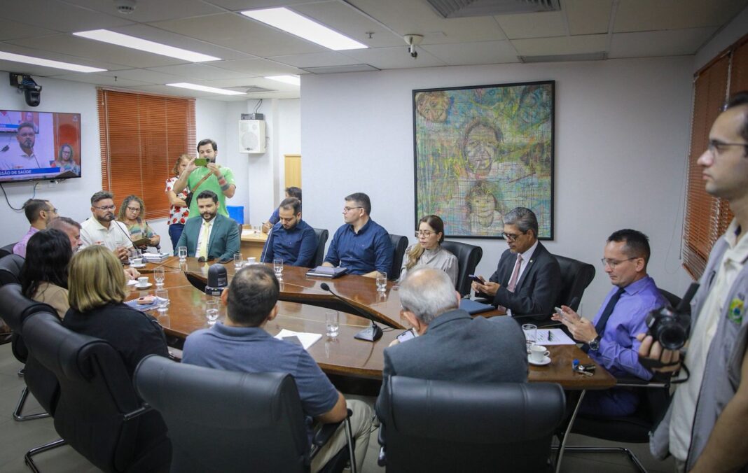 comissao-de-saude-da-aleac-debate-reformulacao-do-plano-de-carreira-da-saude