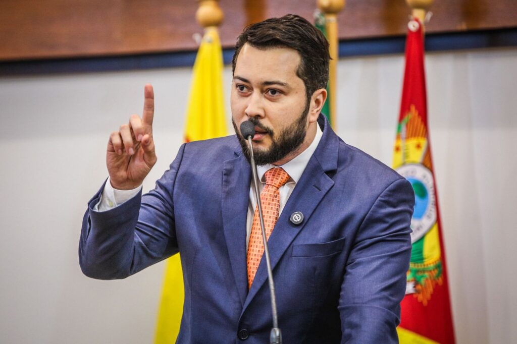 emerson-jarude-denuncia-gasto-de-r$-39-milhoes-com-jatinho-do-governo-e-cobra-prioridade-em-areas-essenciais