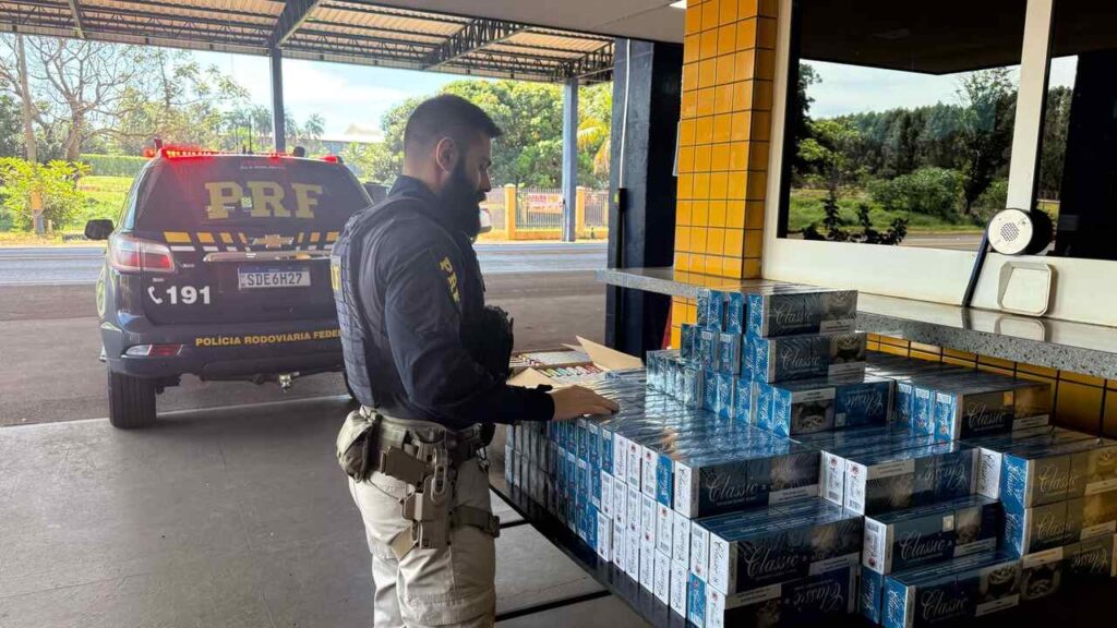 PRF apreende carga ilegal de cigarros na BR‑364