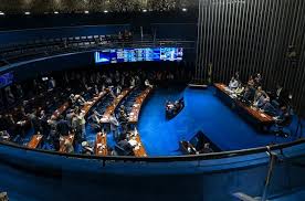 Parlamentares e médicos do tráfego reunidos no plenário do Senado em homenagem à ABRAMET.