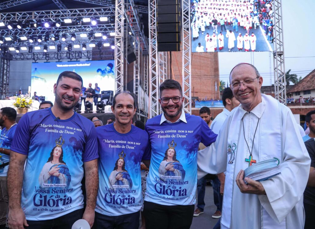 "Procissão de Nossa Senhora da Glória reúne milhares em Cruzeiro do Sul"