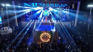 Imagem capa – ALT: Público prestigia apresentações no Festival do Açaí em Feijó, Acre