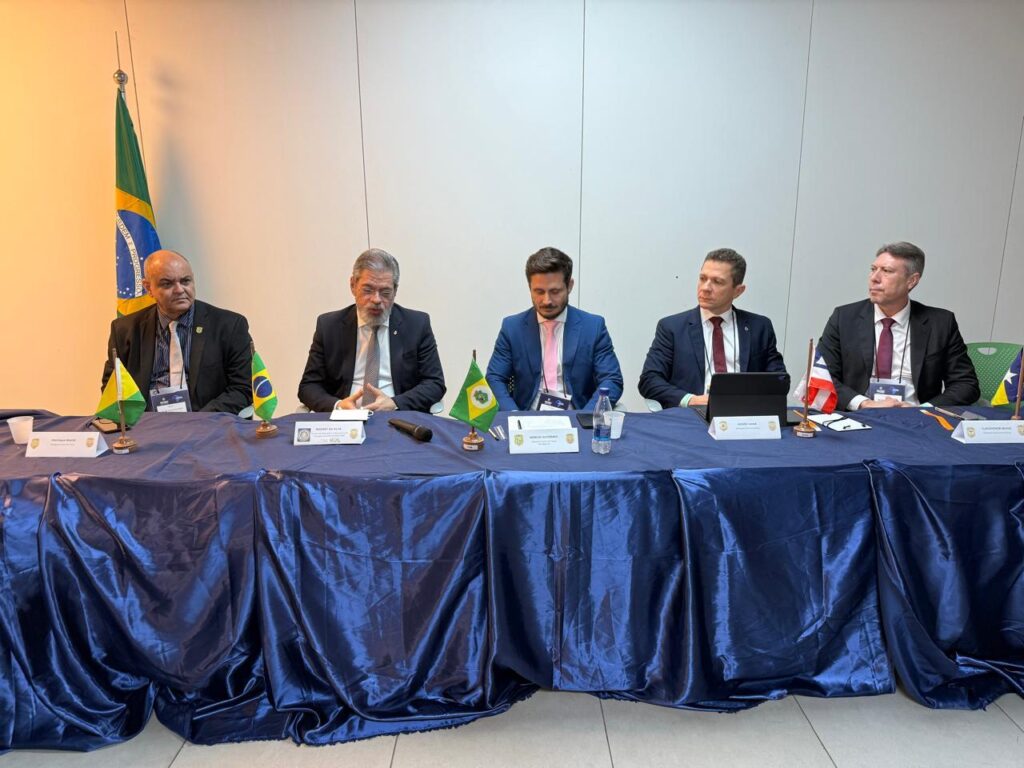 Delegado-geral da Polícia Civil do Acre participa do 19º Encontro do Fórum Brasileiro de Segurança Pública em Manaus – Cidade AC News Delegado-geral da Polícia Civil do Acre participa do 19º Encontro do Fórum Brasileiro de Segurança Pública em Manaus | Cidade AC News – Notícias do Acre