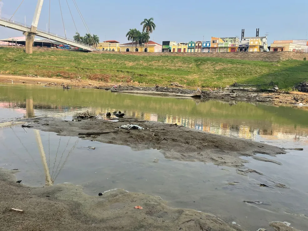 Do Sofá para o Site mostra a crise de 2025: Rio Acre seca em Rio Branco e população sofre com torneiras vazias.