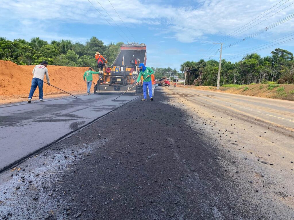 Deracre AC-405 Acre com nova etapa de asfaltamento em Cruzeiro do Sul — Cidade AC News