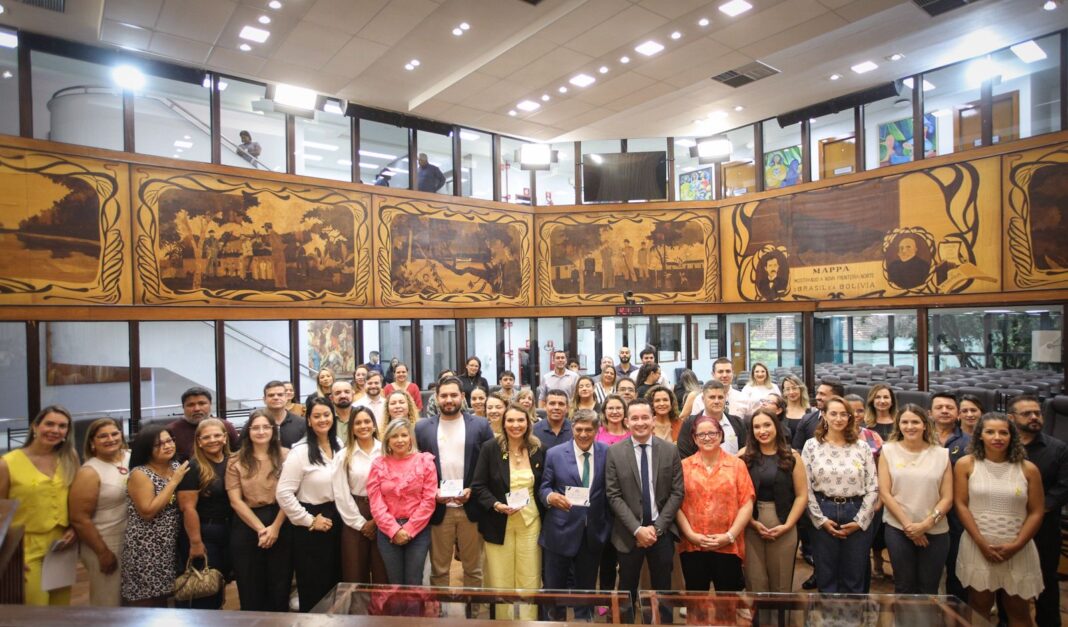 assembleia-legislativa-do-acre-realiza-sessao-solene-em-homenagem-ao-dia-do-farmaceutico