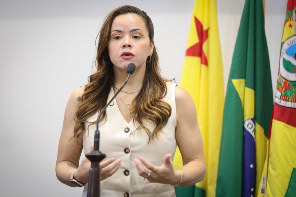 michelle-melo-apresenta-projetos-de-lei-voltados-a-inclusao-de-pessoas-com-autismo-e-a-valorizacao-das-mulheres-no-servico-publico
