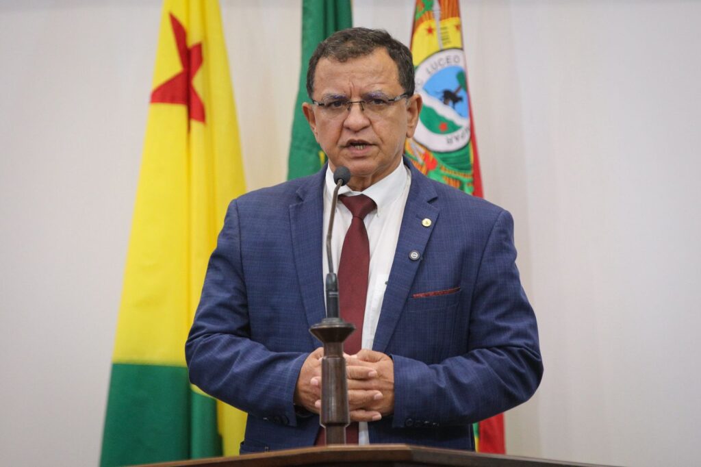 luiz-gonzaga-destaca-projetos-de-integracao-entre-municipios-do-acre-e-peru-durante-sessao-na-aleac