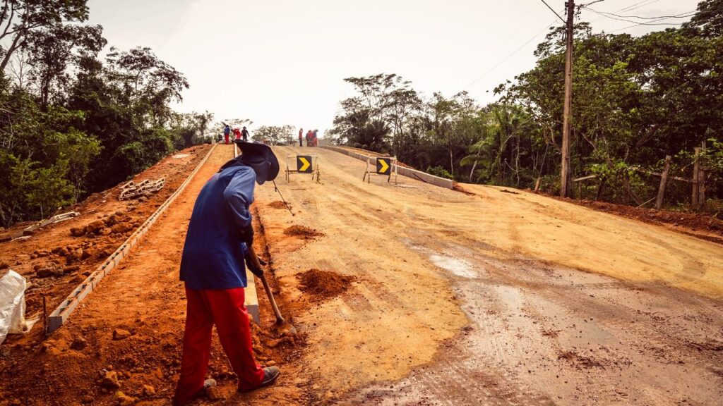 prefeitura-de-rio-branco-vistoria-obras-da-nova-ponte-sobre-o-igarape-redencao-no-apolonio-sales
