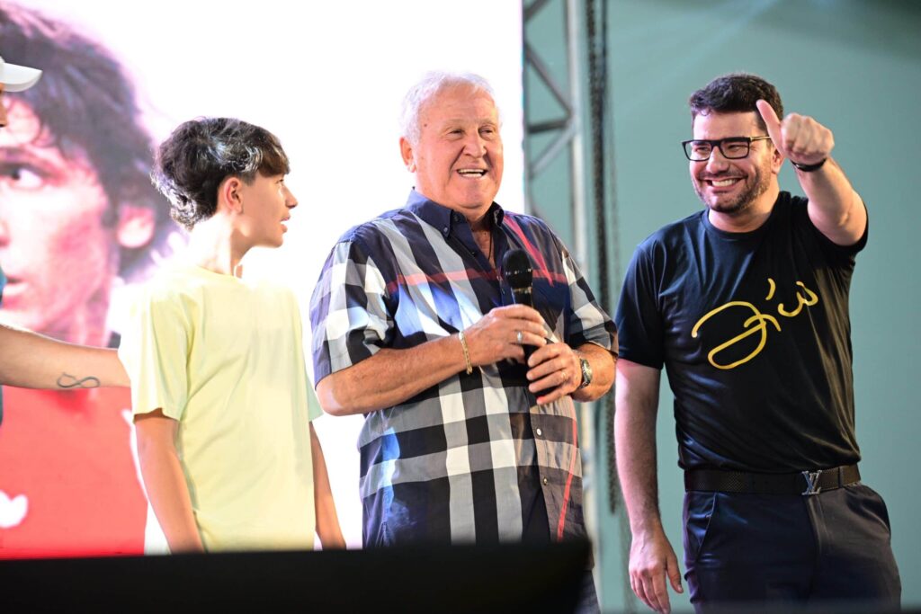 recebido-pelo-governador,-zico-retorna-ao-acre-apos-34-anos-e-inspira-juventude-em-palestra-sobre-lideranca-e-superacao 