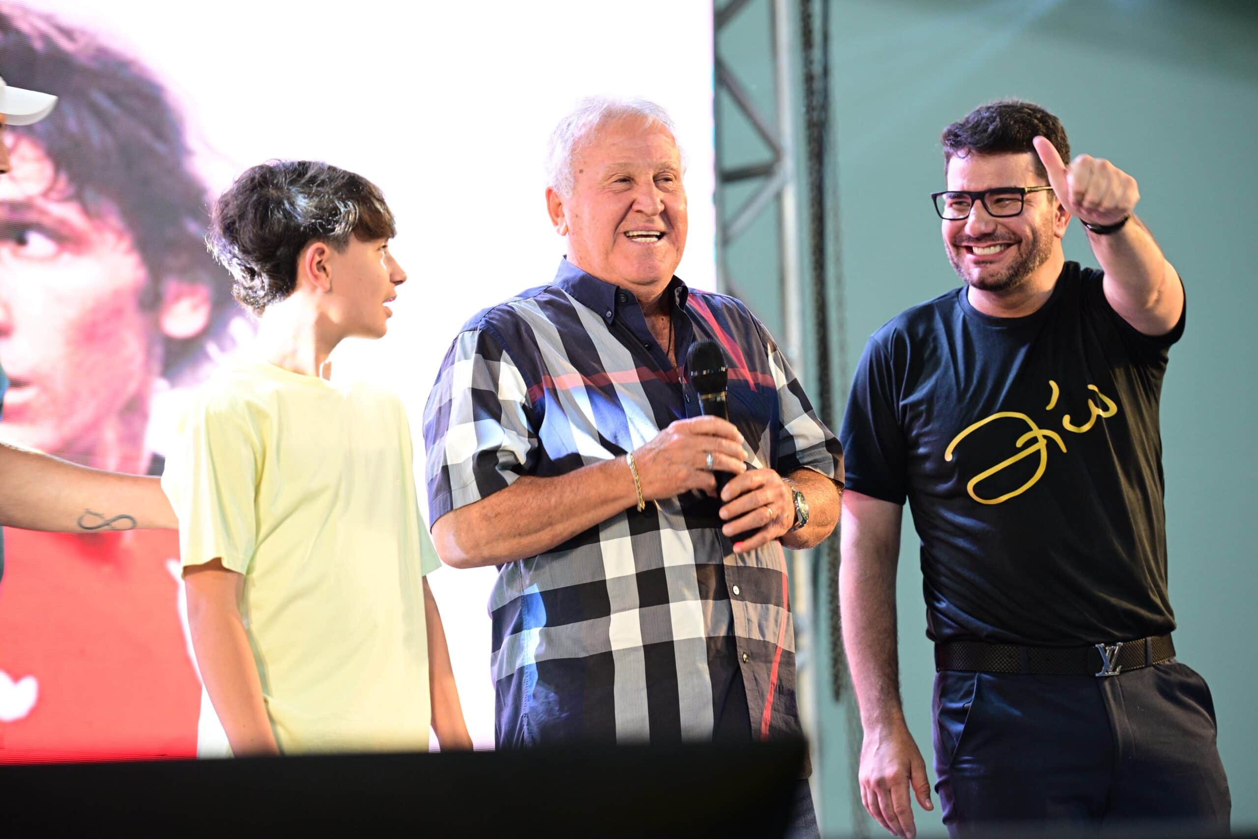 recebido-pelo-governador,-zico-retorna-ao-acre-apos-34-anos-e-inspira-juventude-em-palestra-sobre-lideranca-e-superacao 