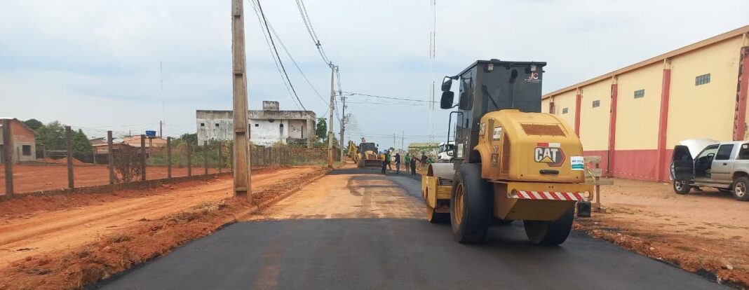 deracre-aplica-250-toneladas-de-massa-asfaltica-e-reforca-operacao-verao-em-capixaba
