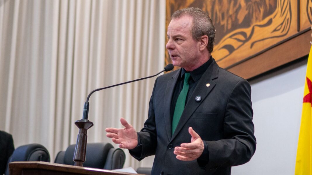 pedro-longo-defende-convocacao-de-aprovados-no-iapen-e-celebra-decisao-da-justica-federal-sobre-estrada-de-porto-walter