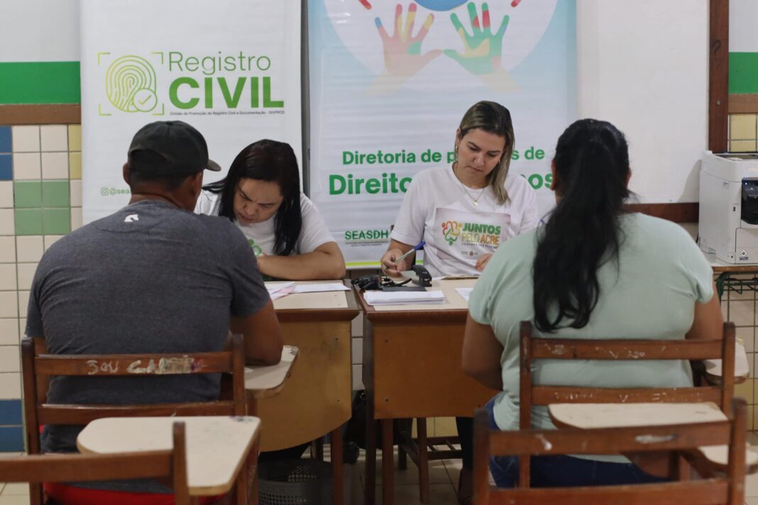 populacao-na-vila-do-v-em-porto-acre-recebe-acao-do-juntos-pelo-acre-e-projeto-cidadao-nesta-terca