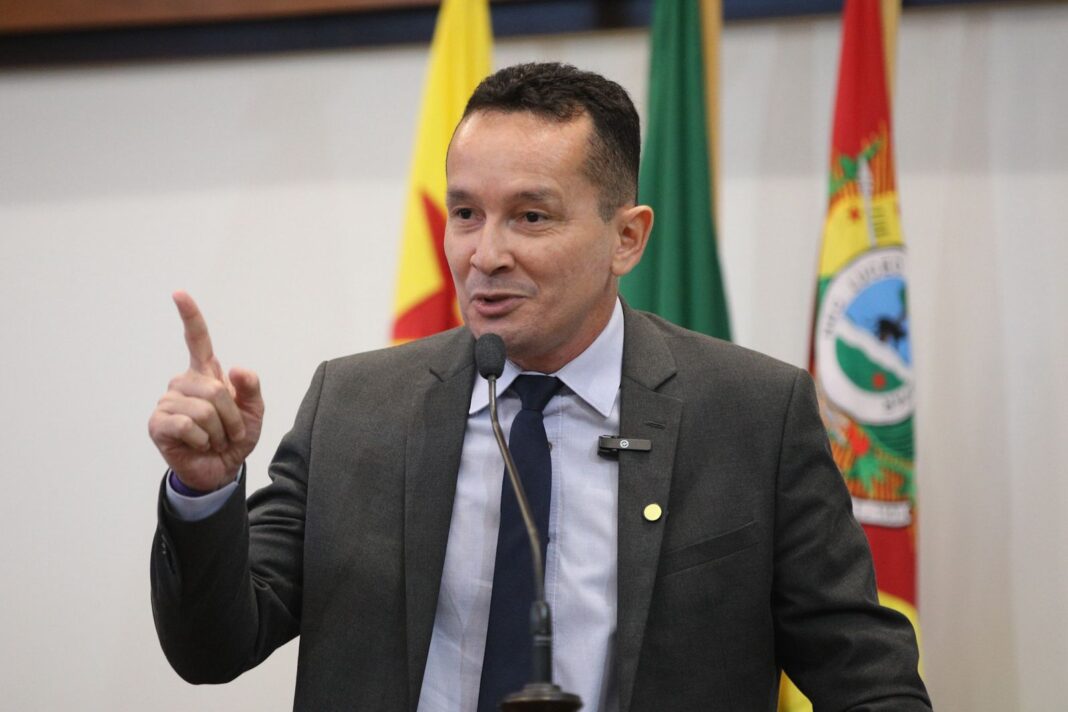 adailton-cruz-cobra-solucao-para-trabalhadores-contratados-emergencialmente-e-alerta-sobre-riscos-apos-fim-de-contratos