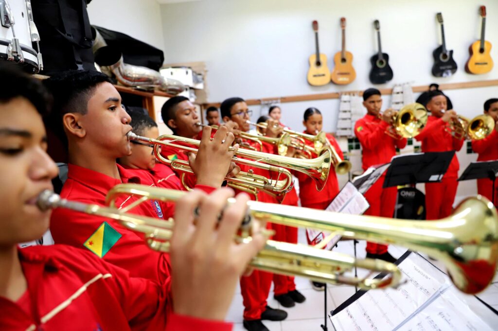 banda-escolar-se-torna-terapia-e-inspiracao-para-alunos-de-educacao-especial-na-cidade-do-povo