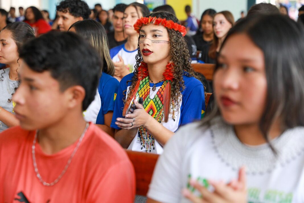 aleac-realiza-projeto-redacao-nota-mil-em-mancio-lima-com-participacao-inedita-de-escola-indigena