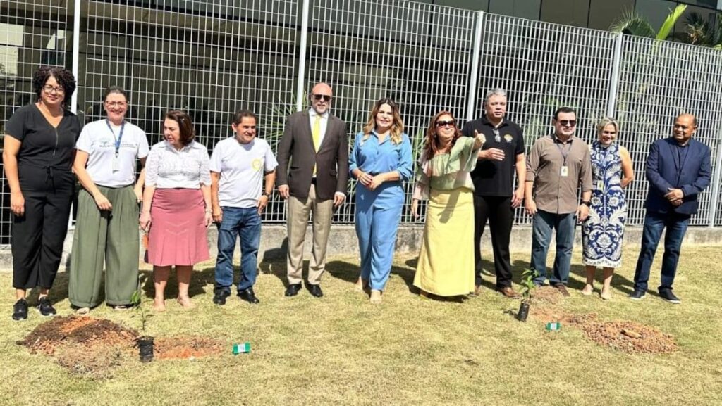 prefeitura-de-rio-branco-realiza-plantio-simbolico-no-tre-ac-em-alusao-ao-dia-da-arvore