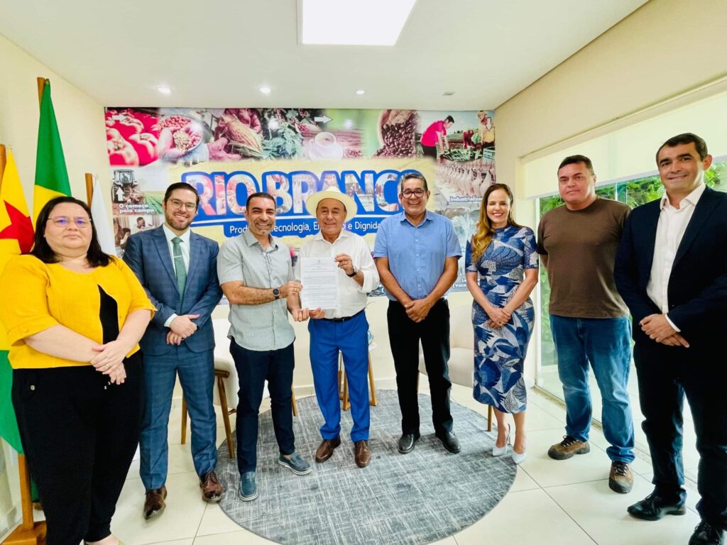 governo-firma-termo-para-doacao-do-parque-da-maternidade-a-prefeitura-de-rio-branco