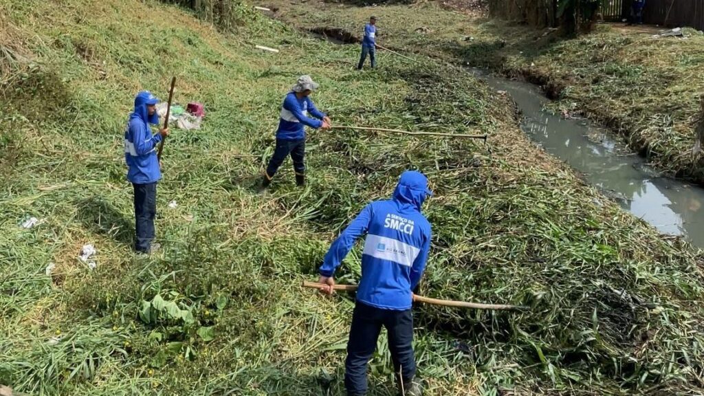 prefeitura-intensifica-limpeza-do-igarape-da-sobral-em-rio-branco