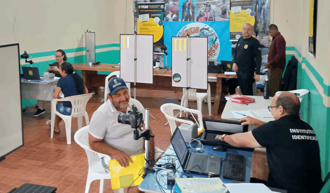 policia-civil-do-acre-realiza-acao-de-cidadania-e-atende-pescadores-em-placido-de-castro