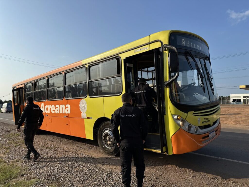 ageac-fiscaliza-rotas-de-onibus-intermunicipais-no-bujari-e-reforca-direitos-dos-passageiros