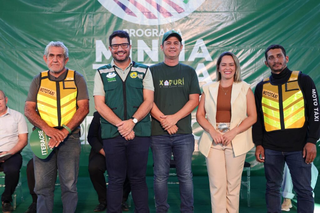 mototaxistas-de-xapuri-recebem-coletes-em-acao-de-seguranca-viaria-com-presenca-do-governador-gladson-cameli